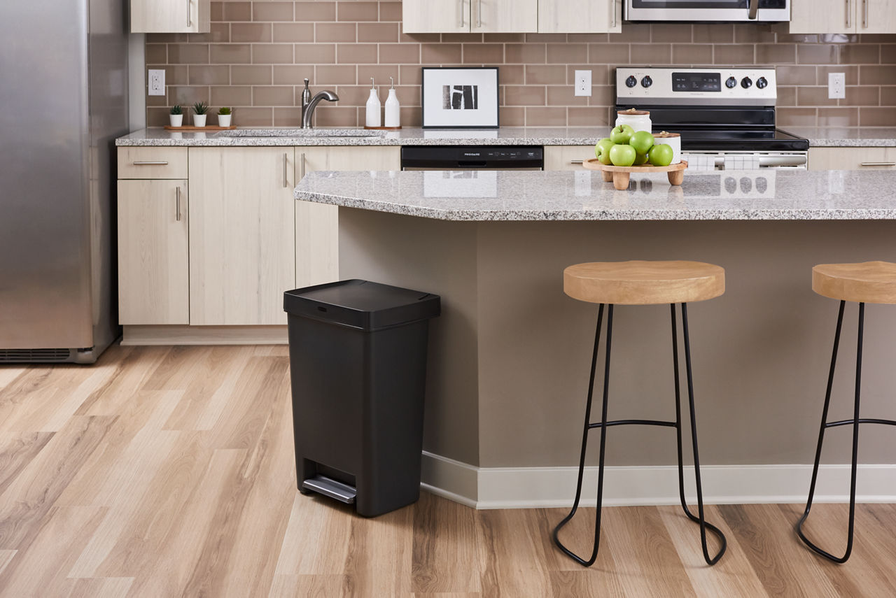 Premier® Series II Step-On Trash Can - US 3355